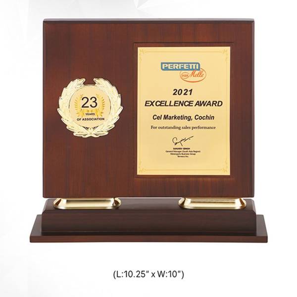 Memento Trophy 3718 Manufacturers, Suppliers in Delhi